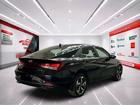 Used 2023 Hyundai Elantra SEL w/ Convenience Package FWD image 7