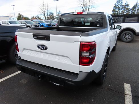 New 2026 Ford Maverick Lariat w/ Black Appearance Package image 4