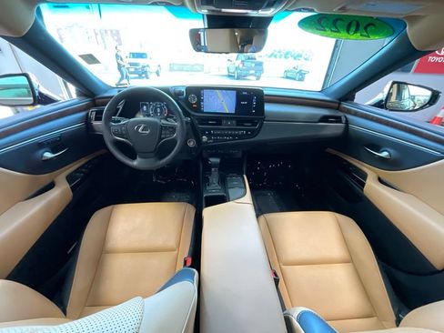 Used 2022 Lexus ES 250 w/ Premium Package AWD/4WD image 7