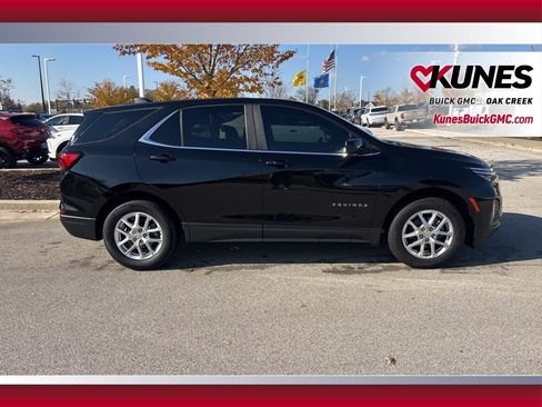 Used 2023 Chevrolet Equinox LT image 3