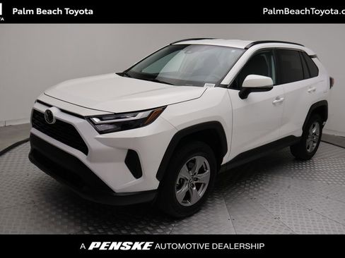 Certified 2025 Toyota RAV4 XLE FWD image 1