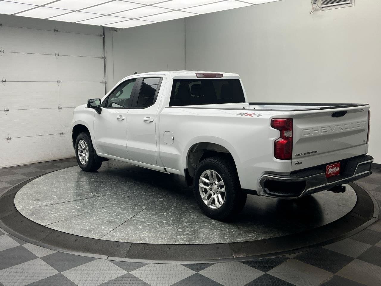Certified 2023 Chevrolet Silverado 1500 LT AWD/4WD image 2