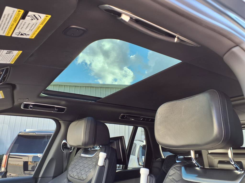 Used 2024 Land Rover Range Rover SV AWD/4WD image 20