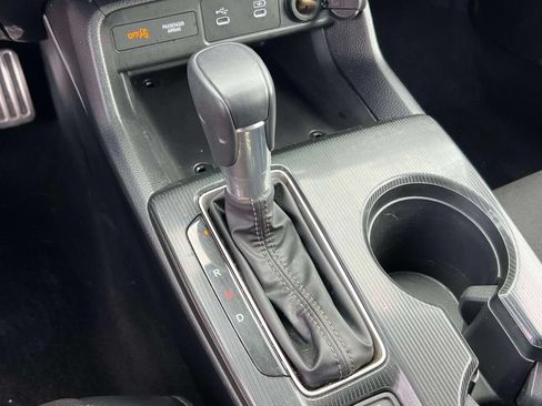 Used 2025 Honda Civic Sport image 28