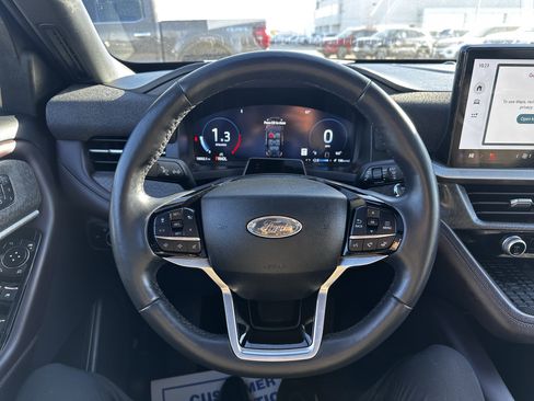 Certified 2025 Ford Explorer Platinum w/ LUX Leather Package image 9