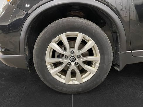 Used 2018 Nissan Rogue SV w/ Premium Package AWD/4WD image 14