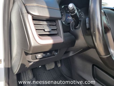 Used 2022 GMC Terrain AT4 w/ Infotainment Package II image 22