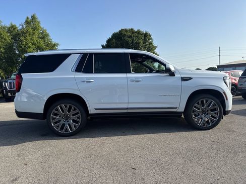 New 2026 GMC Yukon Denali Ultimate AWD/4WD image 8