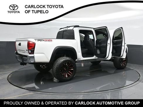Used 2018 Toyota Tacoma TRD Off-Road AWD/4WD image 65