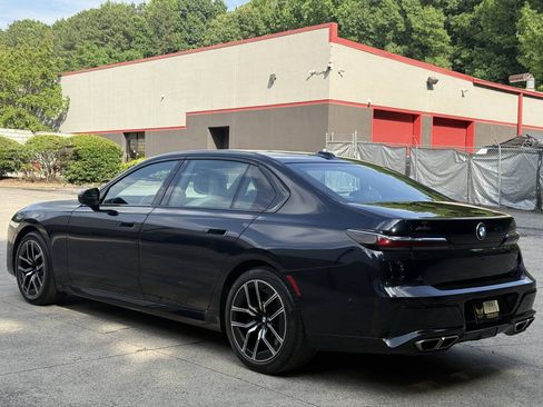 Used 2023 BMW 760i xDrive AWD/4WD image 9