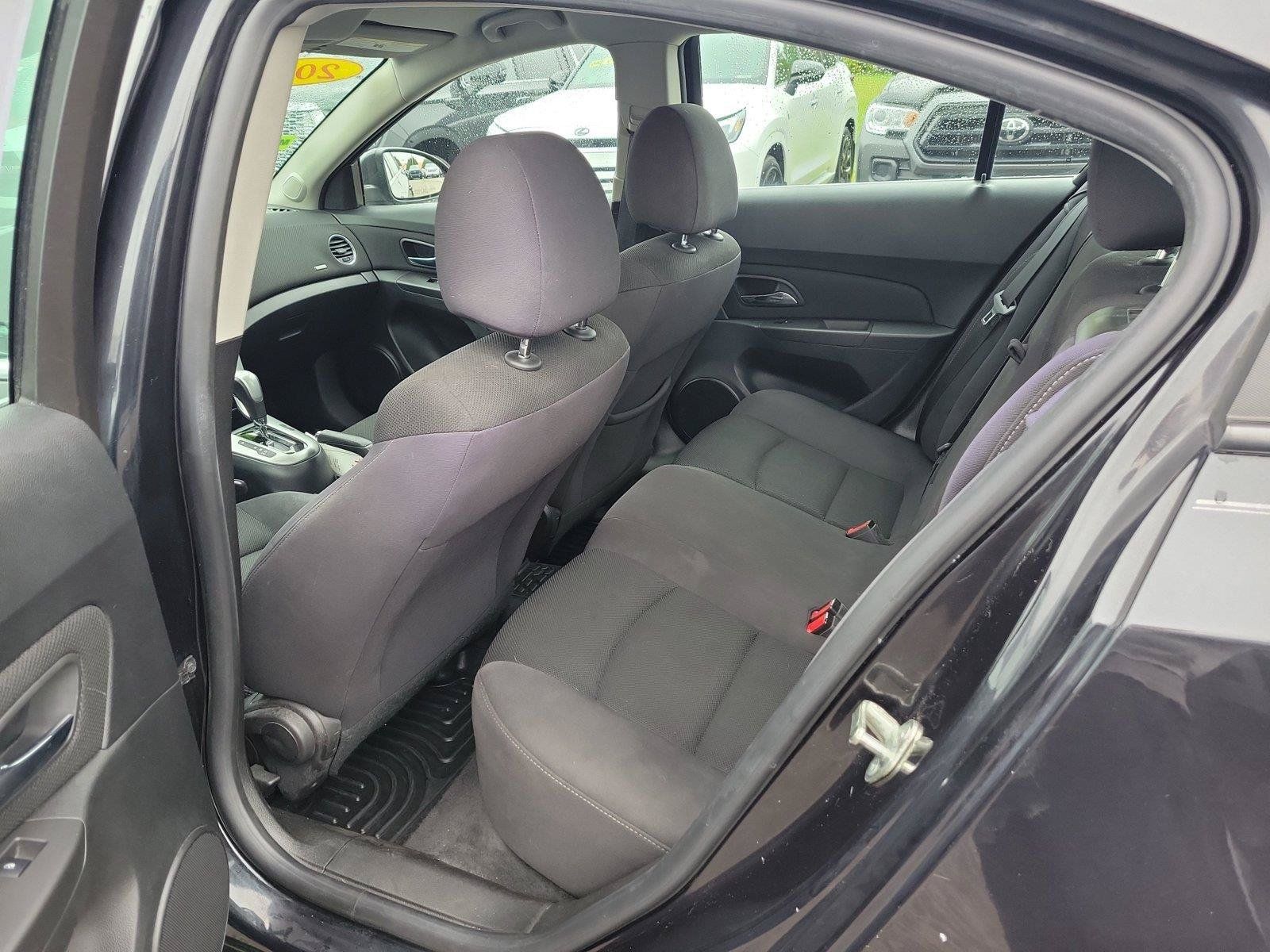 Used 2014 Chevrolet Cruze LT FWD image 11