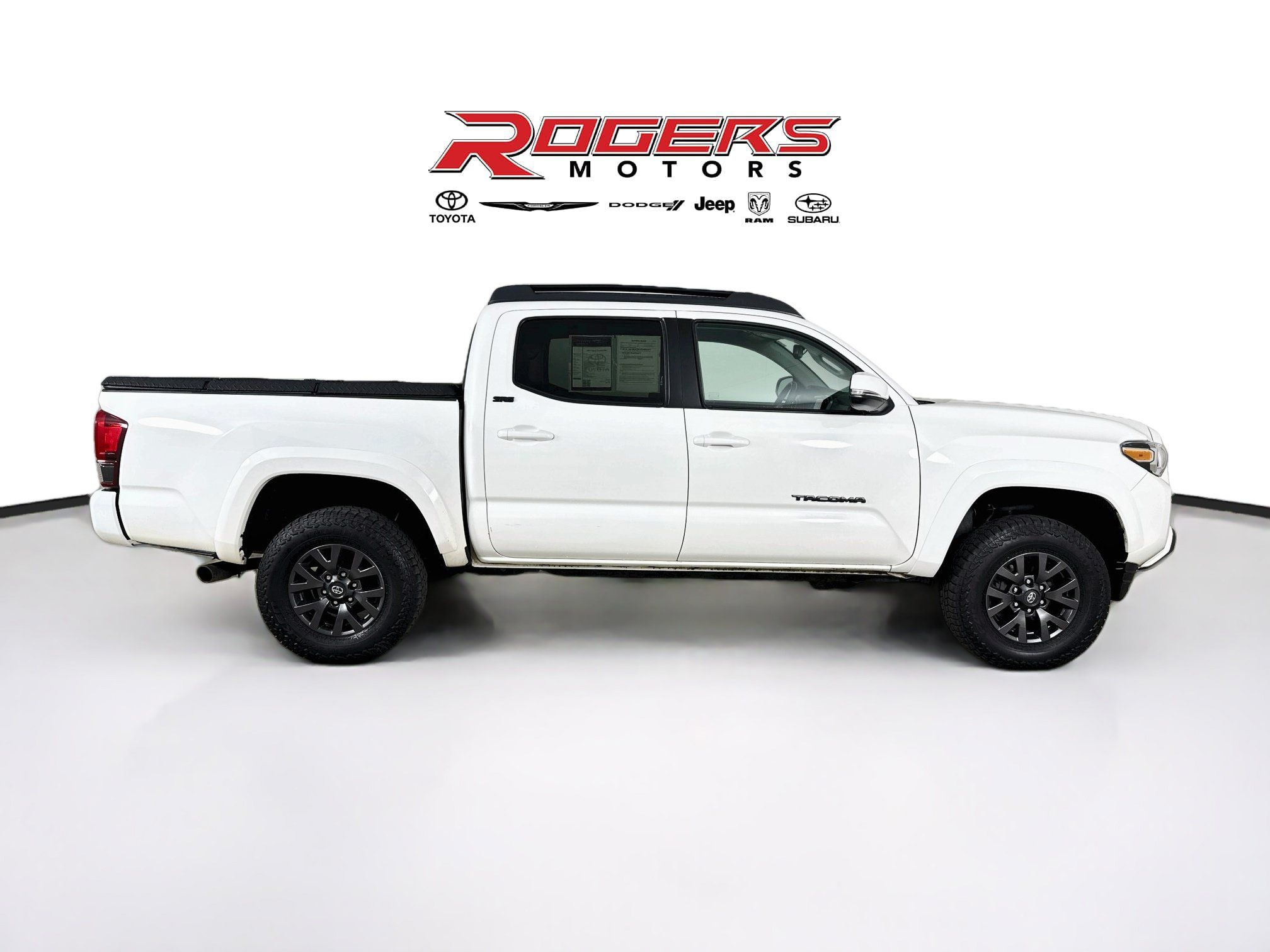 Used 2023 Toyota Tacoma SR5 w/ Technology Package AWD/4WD image 14