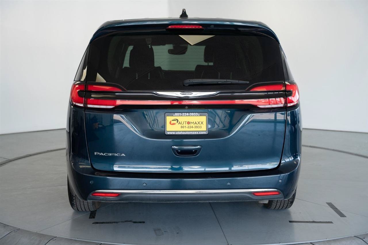 Used 2024 Chrysler Pacifica Touring-L FWD image 6