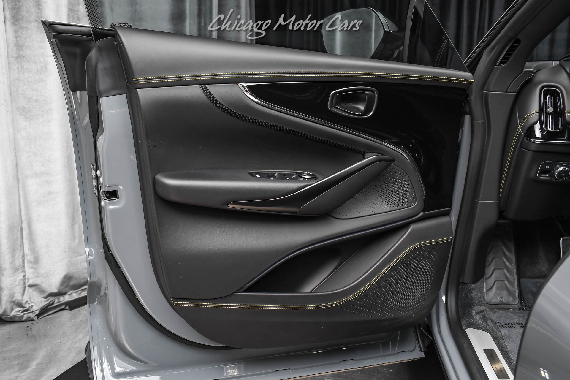 Used 2025 Aston Martin DBX 707 AWD/4WD image 29