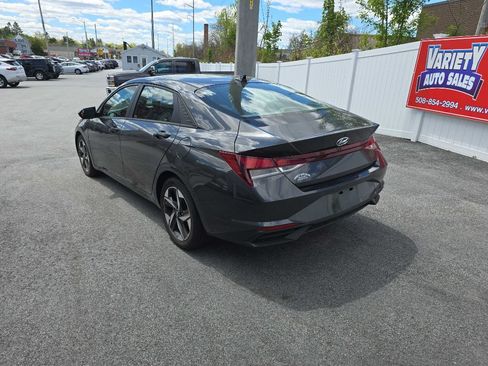 Used 2023 Hyundai Elantra SEL w/ Convenience Package FWD image 9