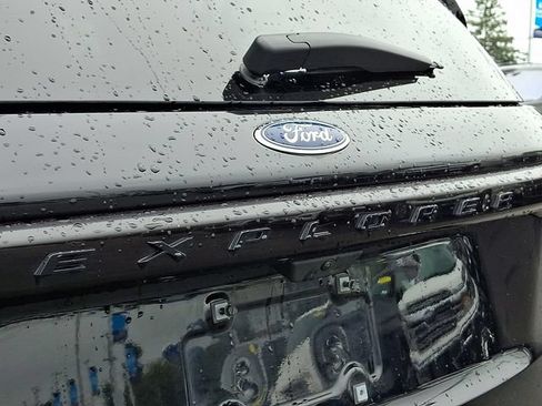 Certified 2025 Ford Explorer ST-Line AWD/4WD image 31