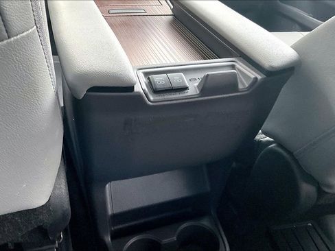 Certified 2022 Toyota Sienna XLE image 10