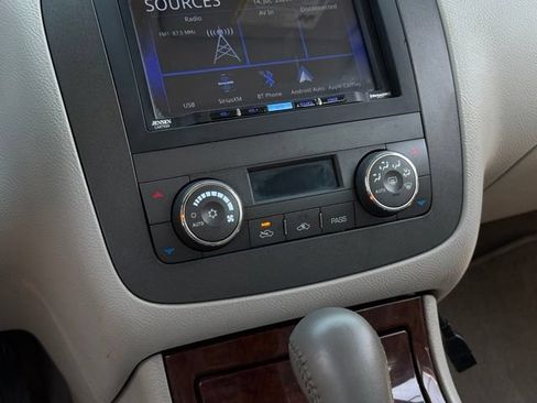 Used 2011 Buick Lucerne CXL FWD image 20