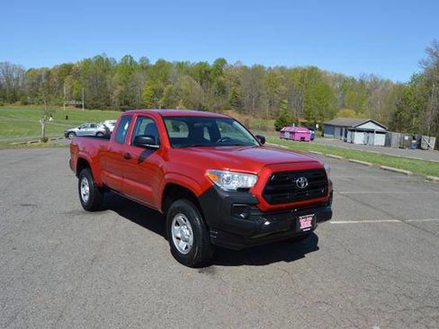Used 2017 Toyota Tacoma 4x4 Access Cab image 49