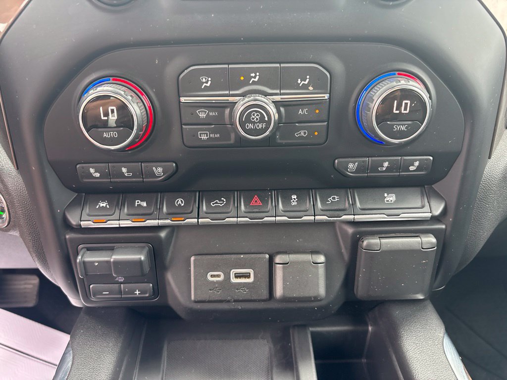 Used 2020 Chevrolet Silverado 1500 High Country w/ Technology Package AWD/4WD image 20