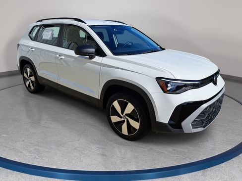 Certified 2025 Volkswagen Taos S AWD/4WD image 3