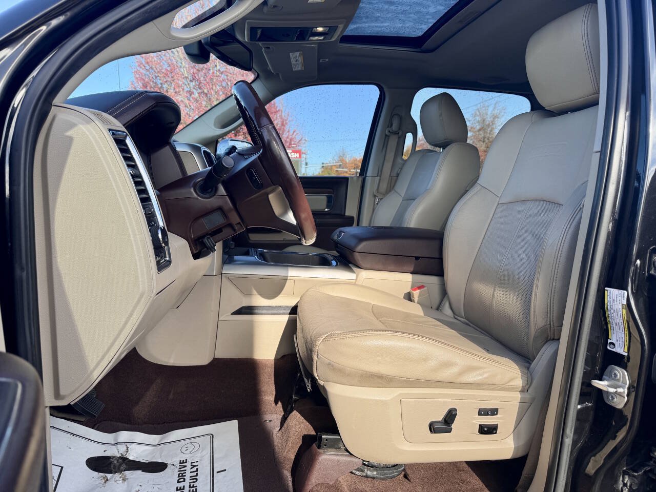 Used 2018 RAM 2500 Laramie w/ Cold Weather Group AWD/4WD image 6