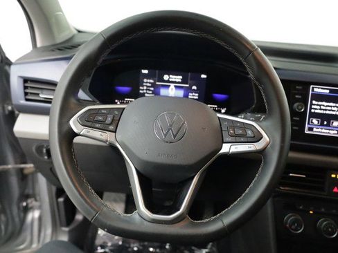 Used 2022 Volkswagen Taos SE image 10