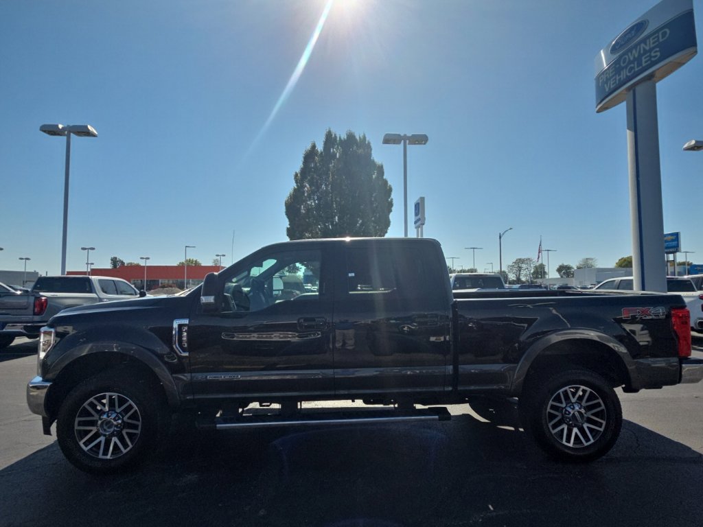 Used 2018 Ford F250 Lariat w/ Lariat Value Package AWD/4WD image 2