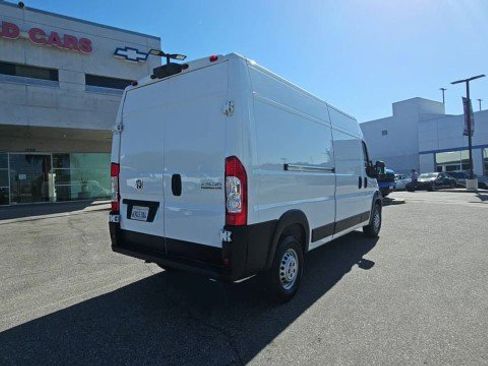 Used 2025 RAM ProMaster 2500 w/ Convenience Group FWD image 8