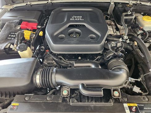Used 2021 Jeep Wrangler Unlimited Sahara AWD/4WD image 41