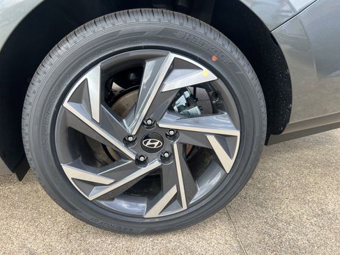 New 2025 Hyundai Elantra SEL image 20