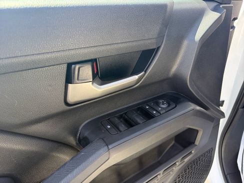 Used 2025 Toyota Tacoma TRD Off-Road AWD/4WD image 11