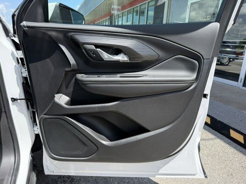 Used 2024 GMC Terrain SLE image 20