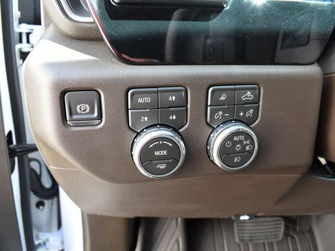 Used 2026 GMC Sierra 1500 SLT w/ SLT Premium Package AWD/4WD image 13