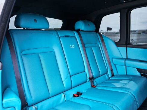 Used 2025 Rolls-Royce Cullinan Black Badge image 49