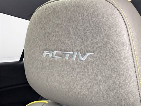 Used 2025 Chevrolet Trax ACTIV w/ Sunroof Package image 25