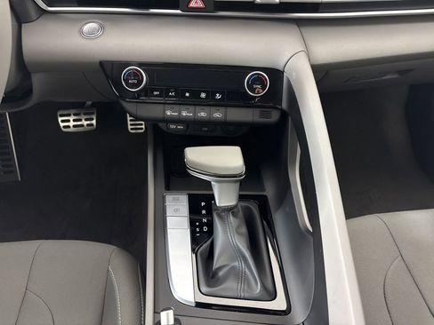 New 2026 Hyundai Elantra Sport FWD image 25