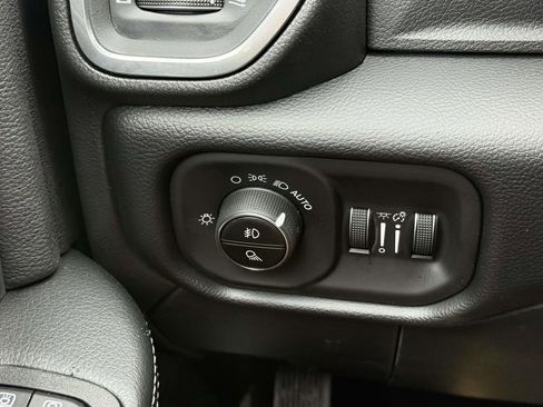 New 2026 RAM 2500 Laramie AWD/4WD image 27