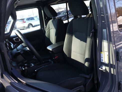 Used 2019 Jeep Wrangler Unlimited Sport S image 31