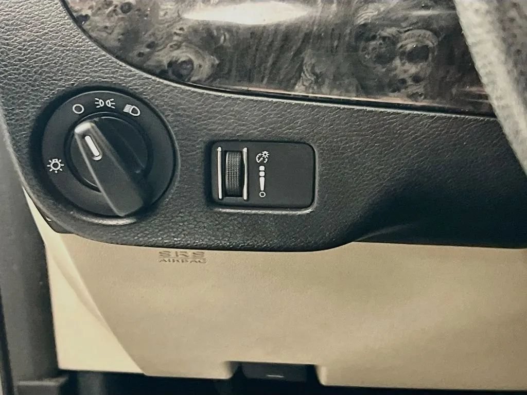 Used 2013 Dodge Grand Caravan SE FWD image 11