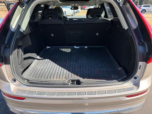 Certified 2023 Volvo XC60 B5 Plus w/ Protection Package Premier image 27