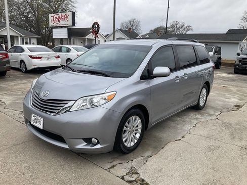 Used 2017 Toyota Sienna image 7