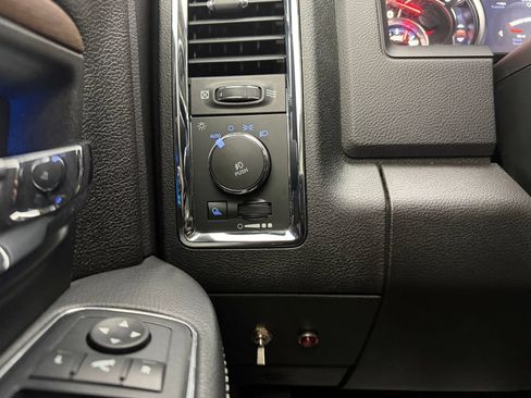 Used 2017 RAM 2500 Laramie AWD/4WD image 33