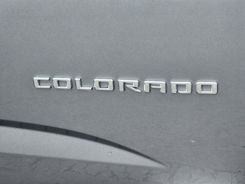 Used 2022 Chevrolet Colorado LT w/ LT Convenience Package image 7