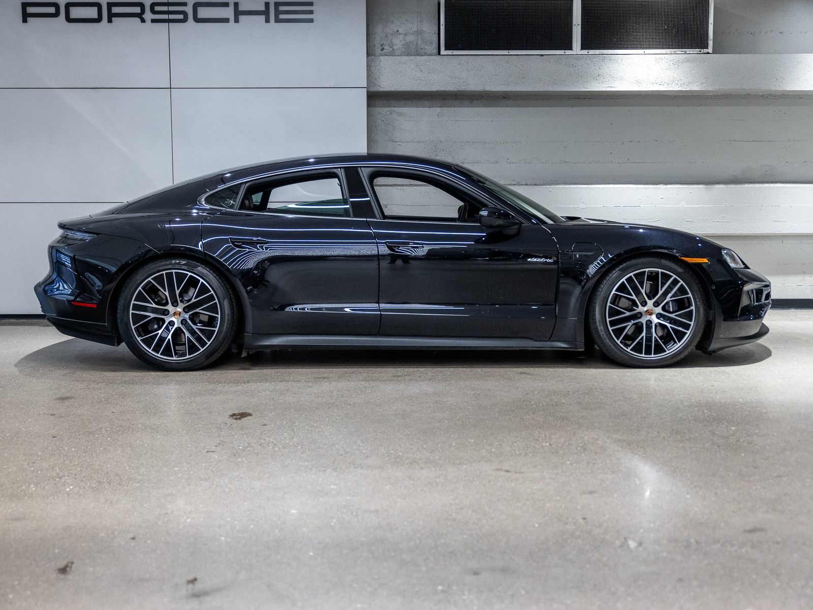 Certified 2025 Porsche Taycan RWD image 9