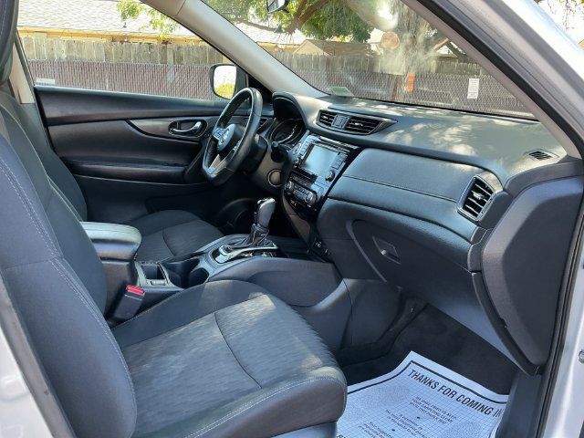 Used 2018 Nissan Rogue SV AWD/4WD image 25