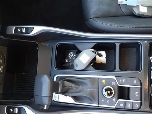 New 2025 Kia Sorento S AWD/4WD image 10