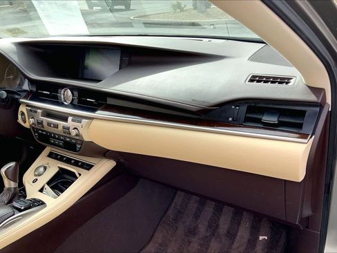 Used 2017 Lexus ES 350 image 16