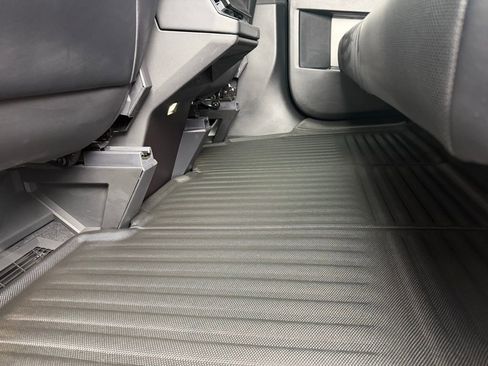 Used 2024 Tesla Cybertruck AWD Crew Cab image 21