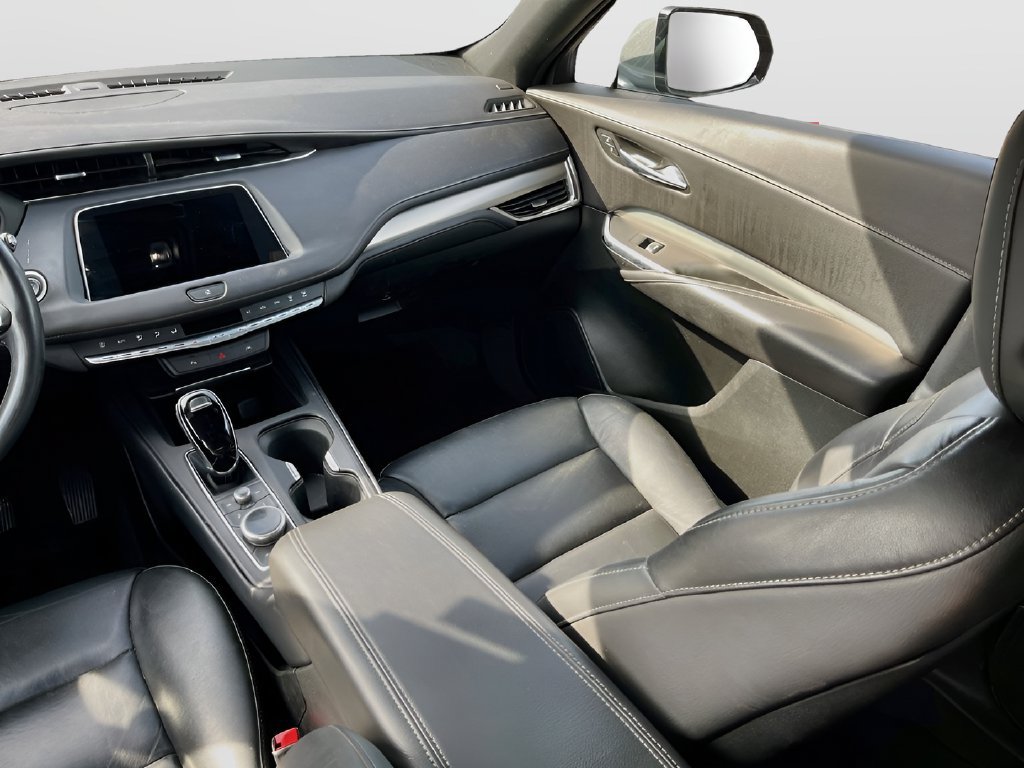 Used 2023 Cadillac XT4 Premium Luxury FWD image 23